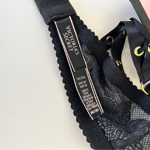 VICTORIAS SECRET VERY SEXY RING HARDWARE PUSH UP BRA SIZE 36C NWOT - Picture 8 of 16